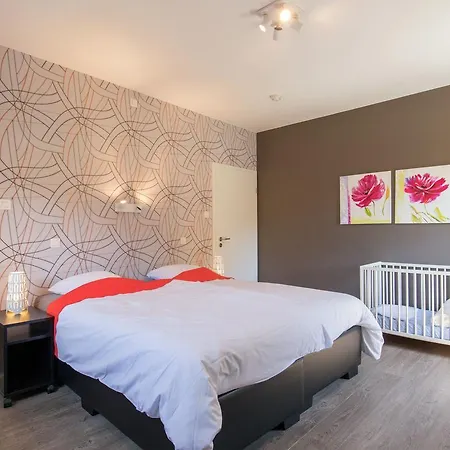 Vakantiehuis Modern Mansion In With Sauna And Private Pool *