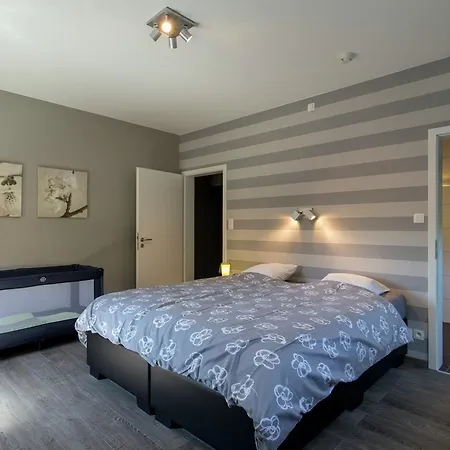 Vakantiehuis Modern Mansion In With Sauna And Private Pool *