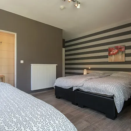 Vakantiehuis Modern Mansion In With Sauna And Private Pool
